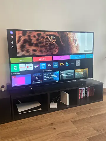 77 LG C4 OLED