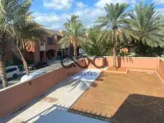 Villa 5BR Corner | All Nationalities | Fully Upgraded | Balcony