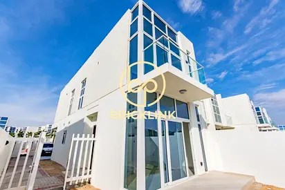 خيارات متعددة متاحة | وحدة زاوية بثلاث غرف نوم | تصميم واسع