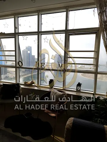 📍 إطلالة بحرية ساحرة ومباشرة على ممزر التعاون تأسر الأنفاس، حيث تستيقظ يومياً على مشهد البحر الخلاب الذي يمتد أمام ناظريك في أرقى واجهات الشارقة الم