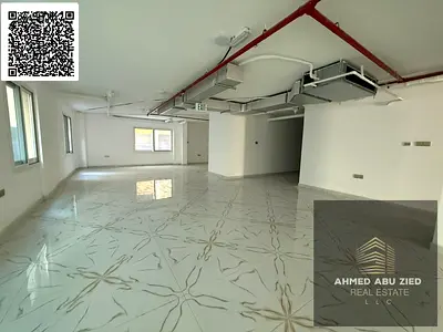 اول مستاجر مع شهر مجاني مكتب عصري مساحتها حوالي 2500  يصلح لجميع الانشطة التجارية  مكان قريب من جميع الخدمات العامة والمواصلات  العامة السعر الافضل ف