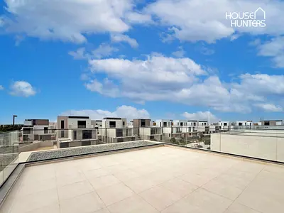 Near amenities | Privacy| Beautiful Sky Terrace
