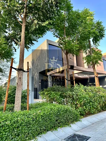 Luxury 4-Bedroom Townhouse + Majlis + Maid’s Room + Storage Room | Corner Unit – Single Row | Freehold | High-End Finishes | Close to All Amenities