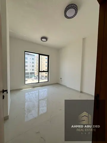 اول ساكن|خزائن في الحائط|شهر مجاني|تكييف مركزي|غرفتين|صاله|2حمام|بلكونه اطلاله مفتوحه|تشطيبات سوبرديلوكس|موقع مميز سهل الوصول لدبي والشارقه