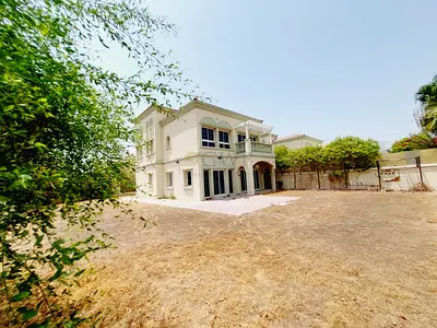 Corner Villa|Private|Sunny and Bright|Best Price