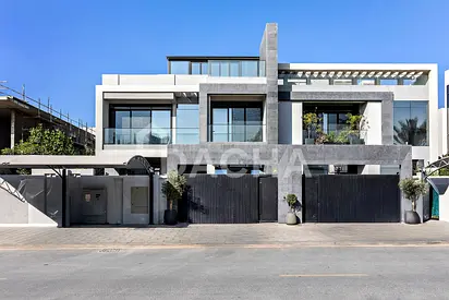 Custom Built | 5BR Villa | Prime Location