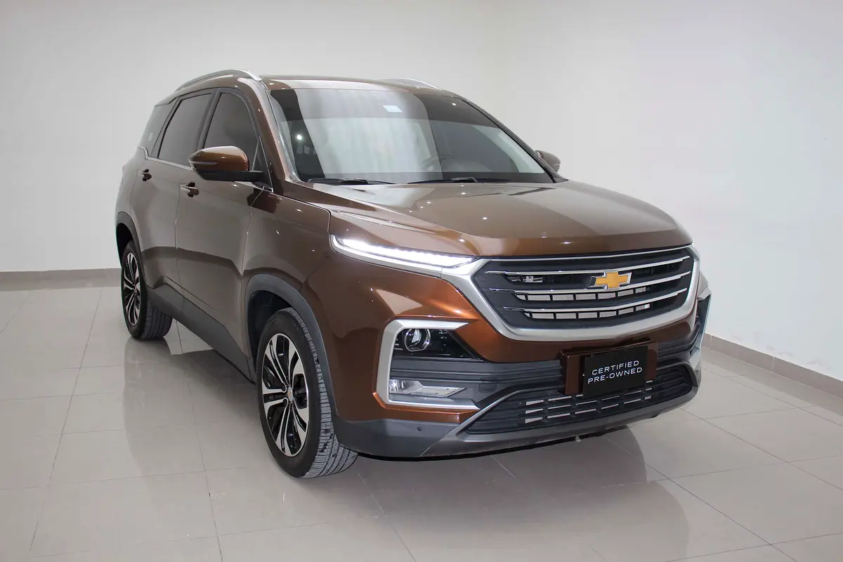 Chevrolet Captiva 2023 — photo 1 of 9