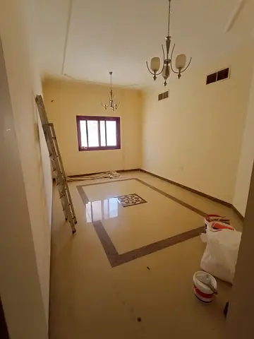 غرفة وصالة_تشطيب مميز_مساحة واسعة _موقع مميز قريب على الكورنيش وقريب من مخرج دبي