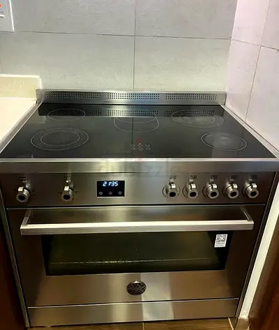 Bartazoni 5 burner electric 2000 AED