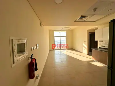 Chiller Free| Ready To Move| Spacious |Corner Unit