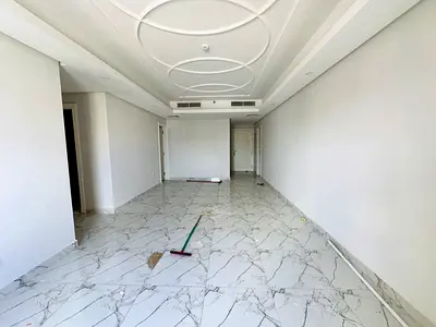 Amazing offer 3bhk with balcony and store room parking inside the building price 65k