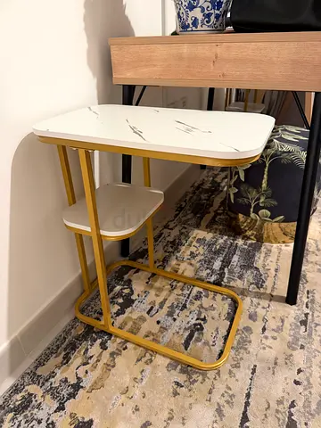 White marble-effect side table with 2 matching stools (2 pcs)