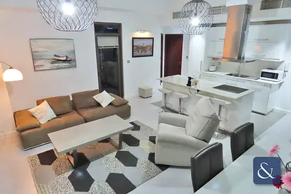 Full Marina views | Vacant | Upgraded