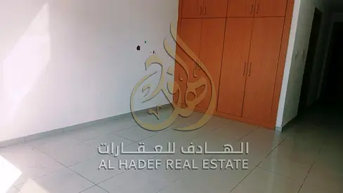 شقة غرفتين وصالة مع غرفة خادمة في المجاز 1 مع شهر مجاني