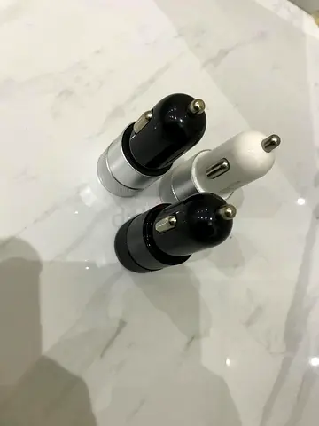 3 اطقم شحن سياره ( مخرجين ) + 3 كابلات  Type-c             3 car charger sets (Black + White +Grey )