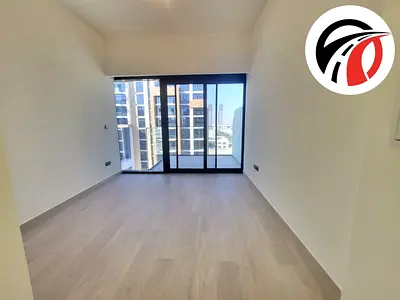 Spacious and Stunning Studio with Pool view