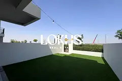 Landscaped | Single Row | Laundry Room