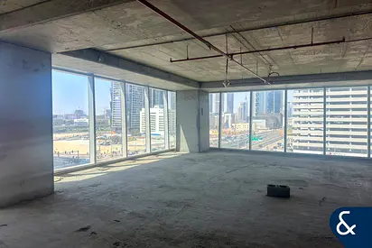 Vacant Floor I Dynamic Space | Panoramic View