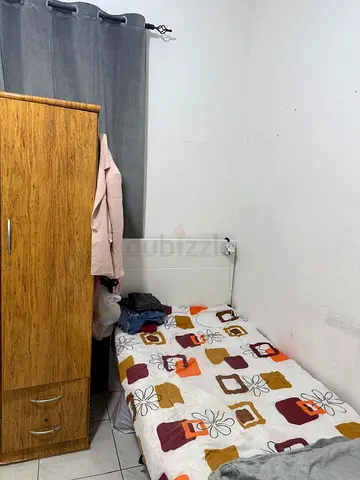 Female bad space available ready to move