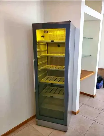 Siemens iQ700 large wine fridge