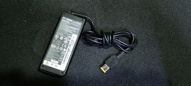 Lenovo-USB 65W original 100% compatible laptop AC adapter (rectangular yellow tip)
