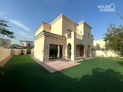 Available Now | Corner Family Villa | 5 beds