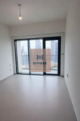شقة بغرفتي نوم | برج رويال | إطلالات كاملة على البرج والمارينا | شرفة