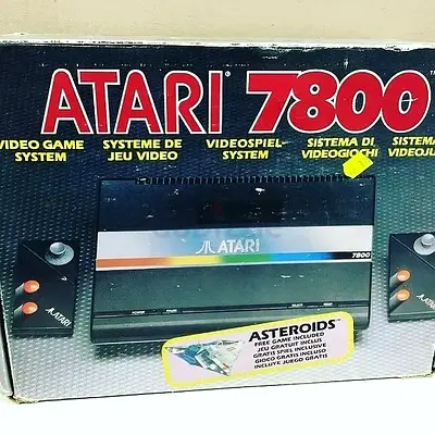 Atari 7800 Console Boxed  pal 220v + scart to HDMI converter