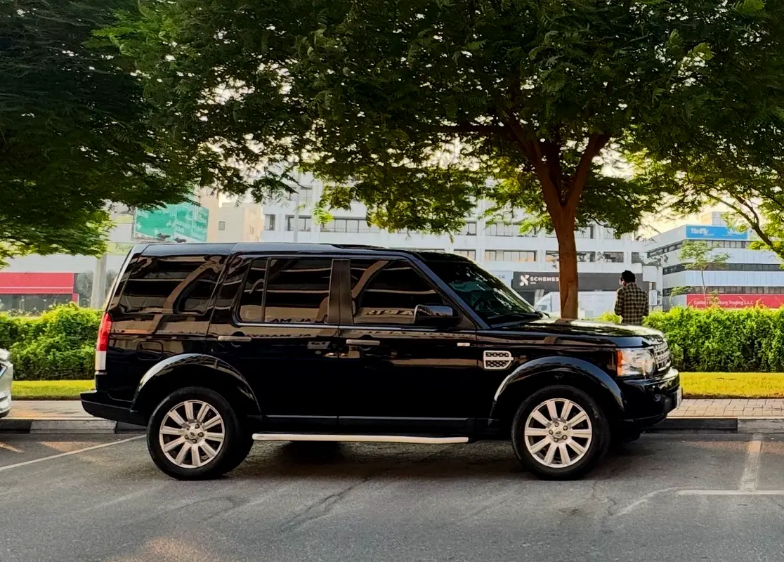 Land Rover LR4 2013 — photo 1 of 20