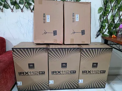 JBL speakers with Yamaha MG12XU Mixer - High-Quality Audio Mixing Console