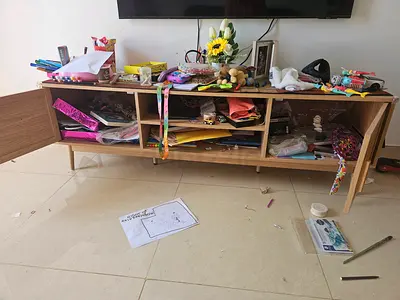 Tv stand