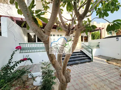 away from fly zonaway from fly zone /private entrance 4 bedroom all master villa /large kitchen/maids room/TV lounge/car parking/rent in mirdif