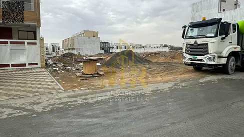 أرض للبيع في موقع مميز جداً في الحليو 2