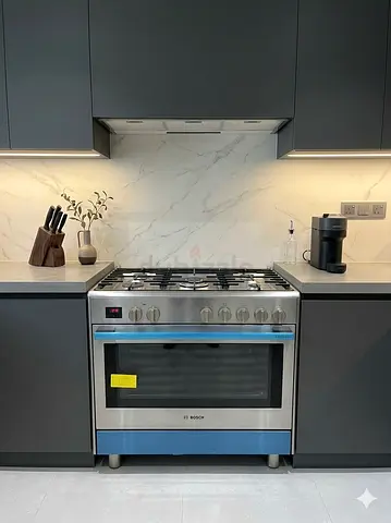 BOSCH LATEST MODEL SERIES 8 gass/electric 5 burner top gass oven electric dual fan 90x60 stove by hw