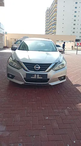 Nissan Altima 2.5 SV 2017 - GCC Specs - Well Maintained