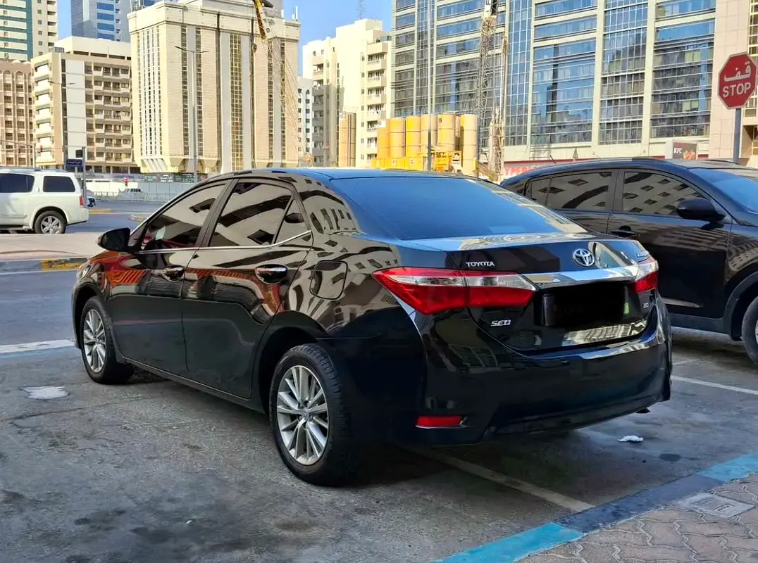 Toyota Corolla 2015 — photo 1 of 6