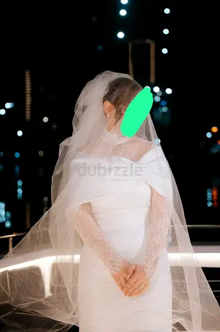 Elegant Wedding Dress with Veil