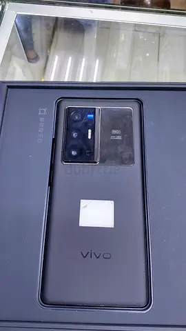 Vivo x 70pro+ 12/512 crave display