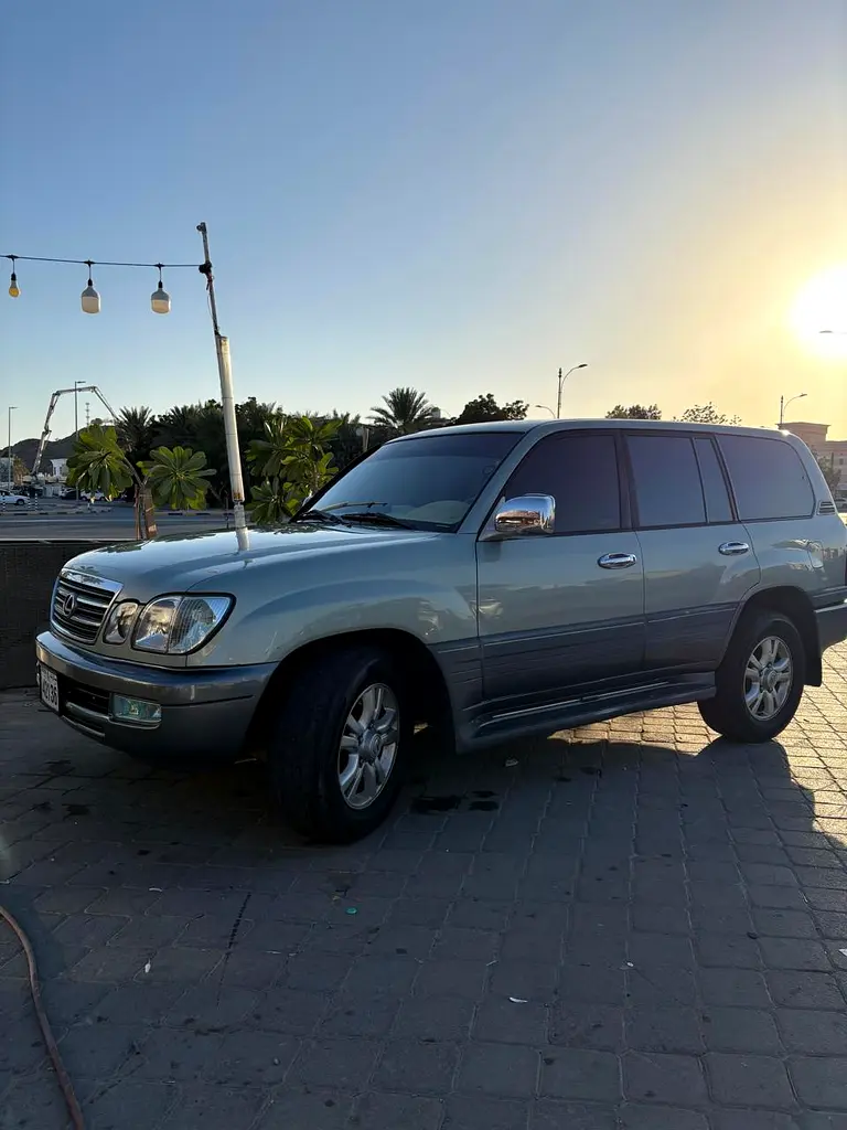 Lexus LX-Series 2003 — photo 1 of 7