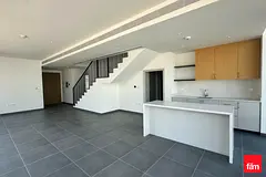 Modern Villa With Nearby Schools And Amenities