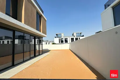 Modern Villa With Nearby Schools And Amenities