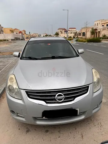 Nissan altima 2.5S Model 2010 full option sunroof family car for sale