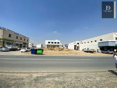 للبيع في الشارقه   منطقه الحوشي   قطعه ارض تجاري مساحه ٦٠٠٠ قدم موقع مميز اماميه علي شارع مليحه