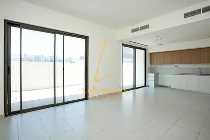Luxury Villa | Corner Unit | Ready To Move In