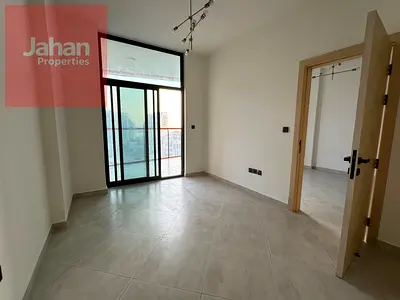 شاغر | غير مفروش | جاهز للسكن | طابق متوسط
