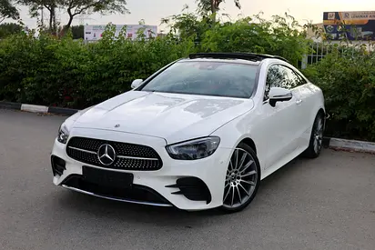 E200 COUPE - GCC SPECS - UNDER WARRANTY - FULL SERVICE HISTORY - ACCIDENT FREE -