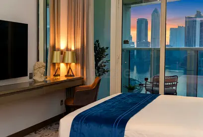 LUXE Stodio in business bay with canal views