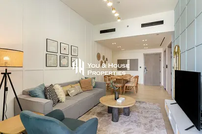 Stylish Modern Apartment I Bright & Fully Furnished I Upgraded Interior