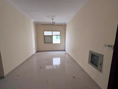 غرفة وصالة تاني ساكن  تاني صف من كورنيش عجمان  مساحة كبيره  تشطيب ديلوكس