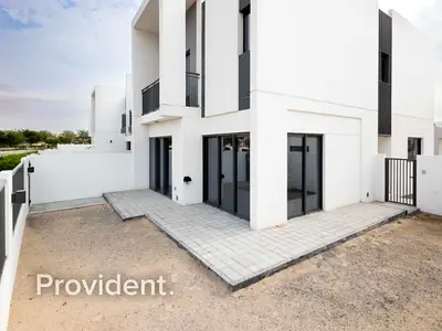 End Corner | Bigger Plot | More Privacy